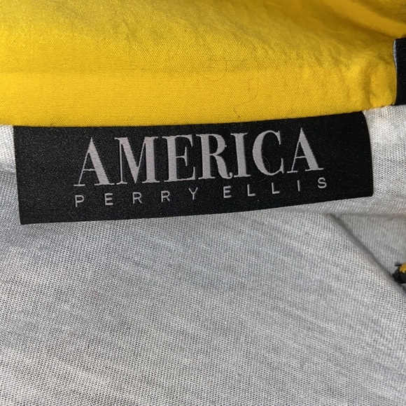 Perry Ellis Men’s Windbreaker - Picture 5 of 7